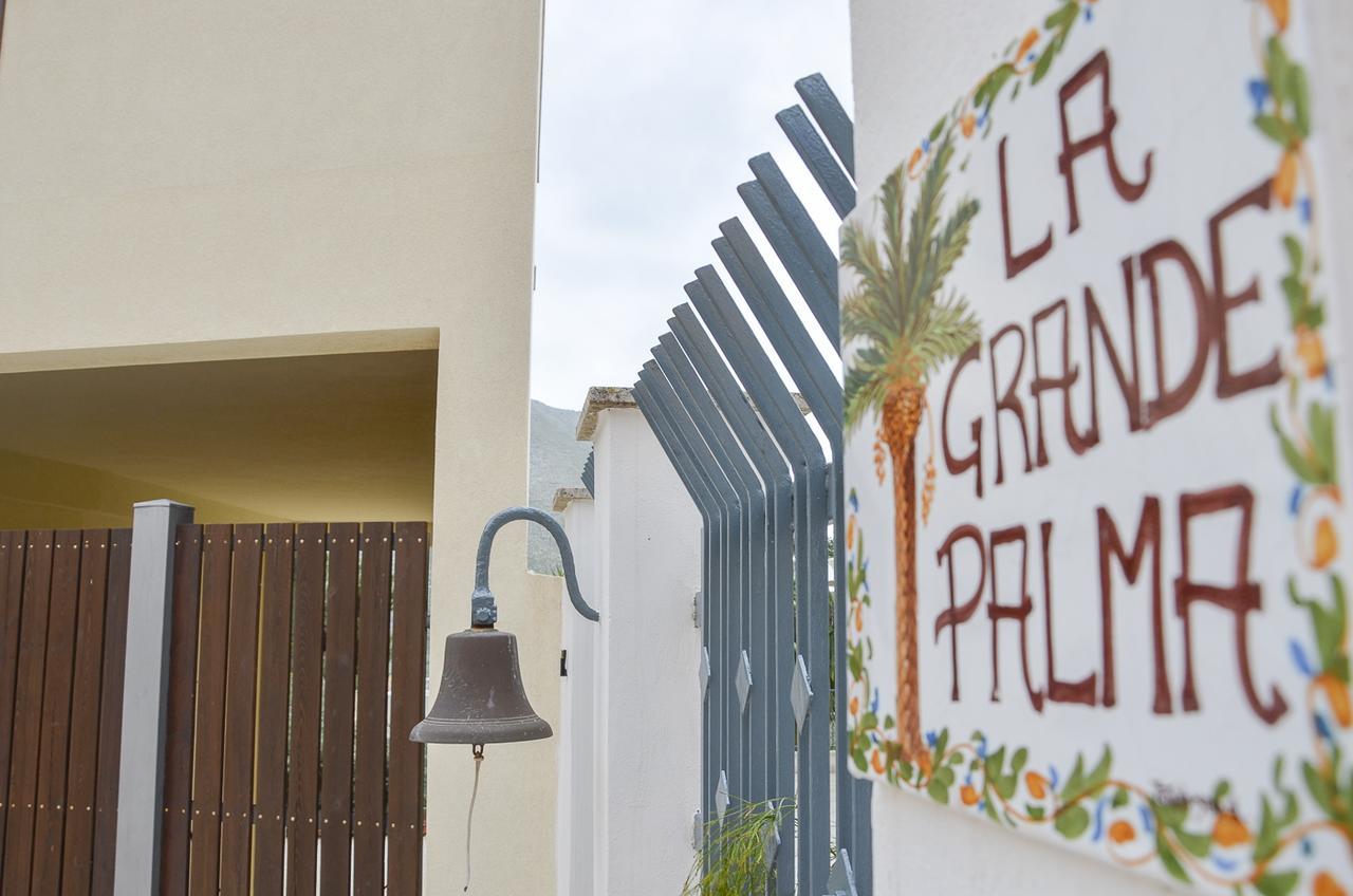 Ferienwohnung La Grande Palma Castelluzzo Exterior foto