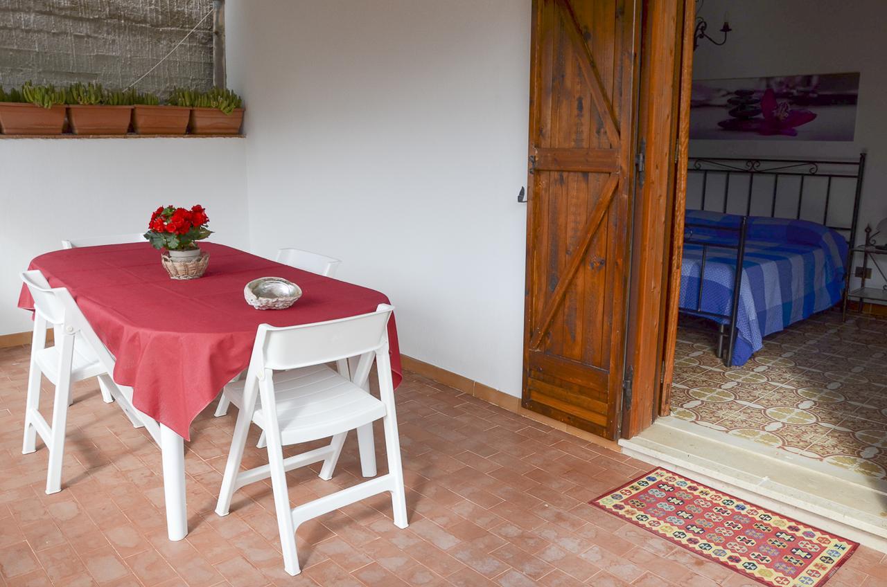 Ferienwohnung La Grande Palma Castelluzzo Exterior foto